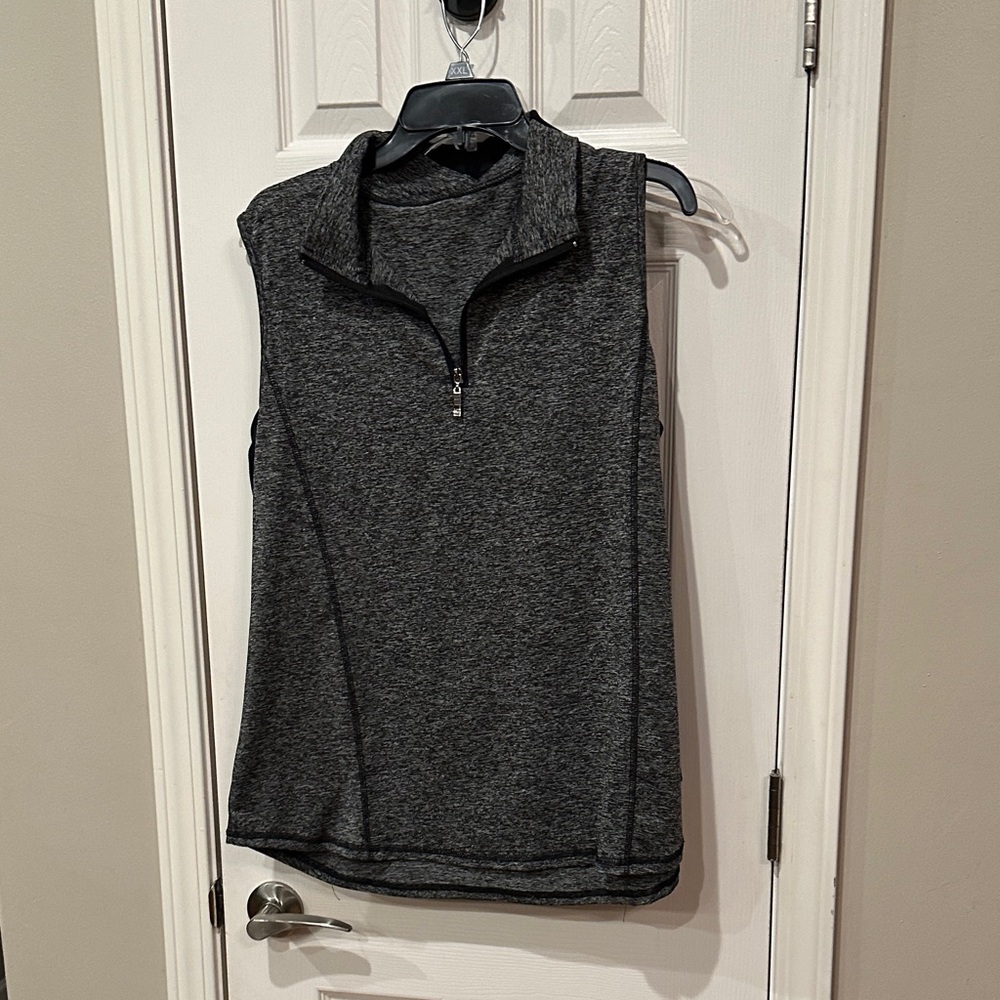 Sleeveless Gray Women's Golf Top